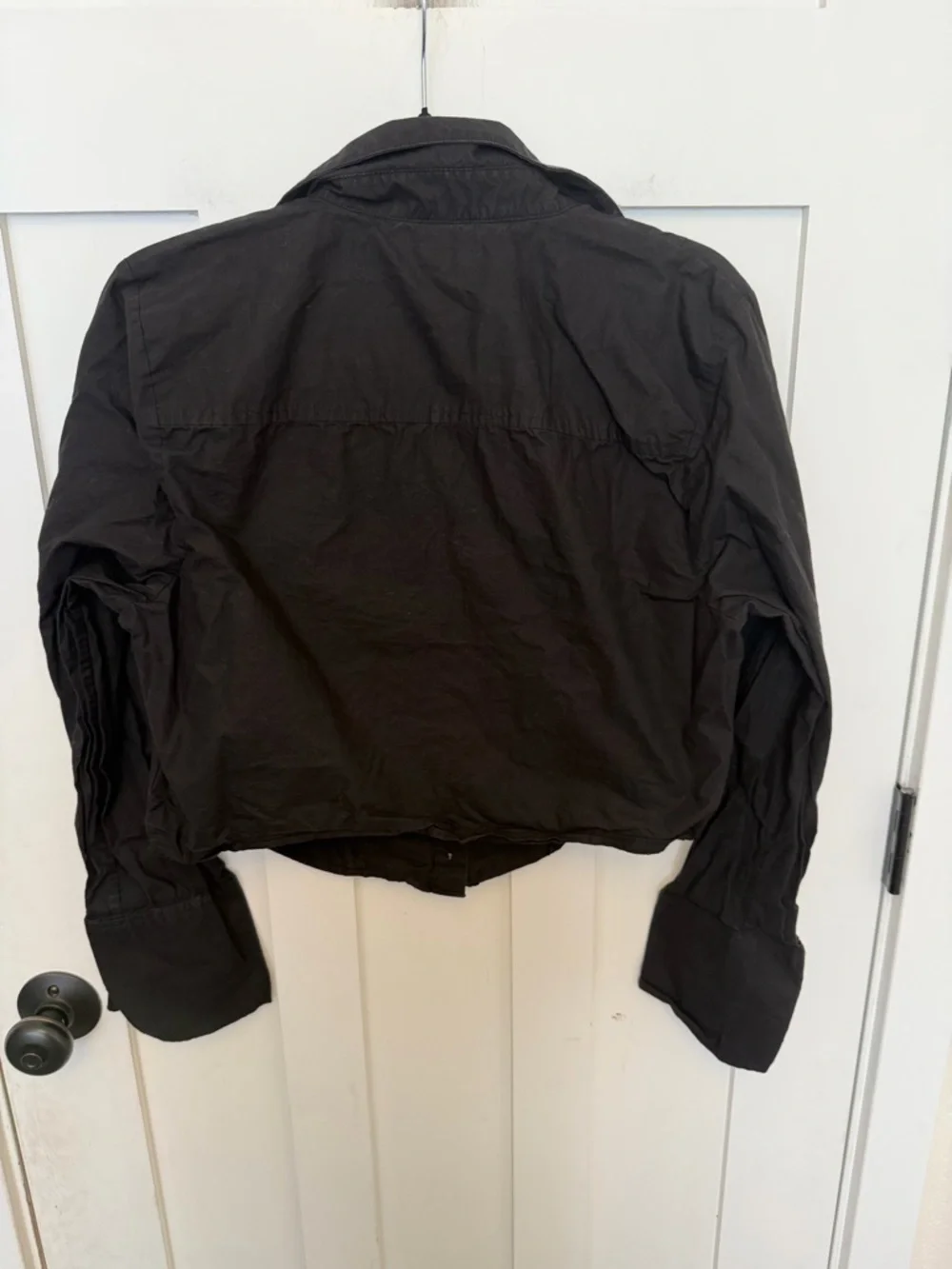 Banana Republic boxy cropped shirt Black, size Large long Sleeve Button Down
